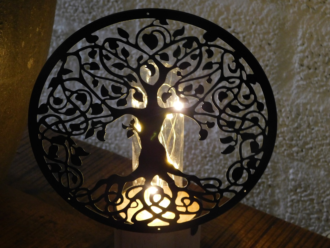 Montgomery Verwarren Christchurch Leuke lamp met hiervoor een sierlijk ornament, 'levensboom' -  CountryClassicDesign, Alle accessoires voor in en om uw huis. Maak van je  huis een thuis.