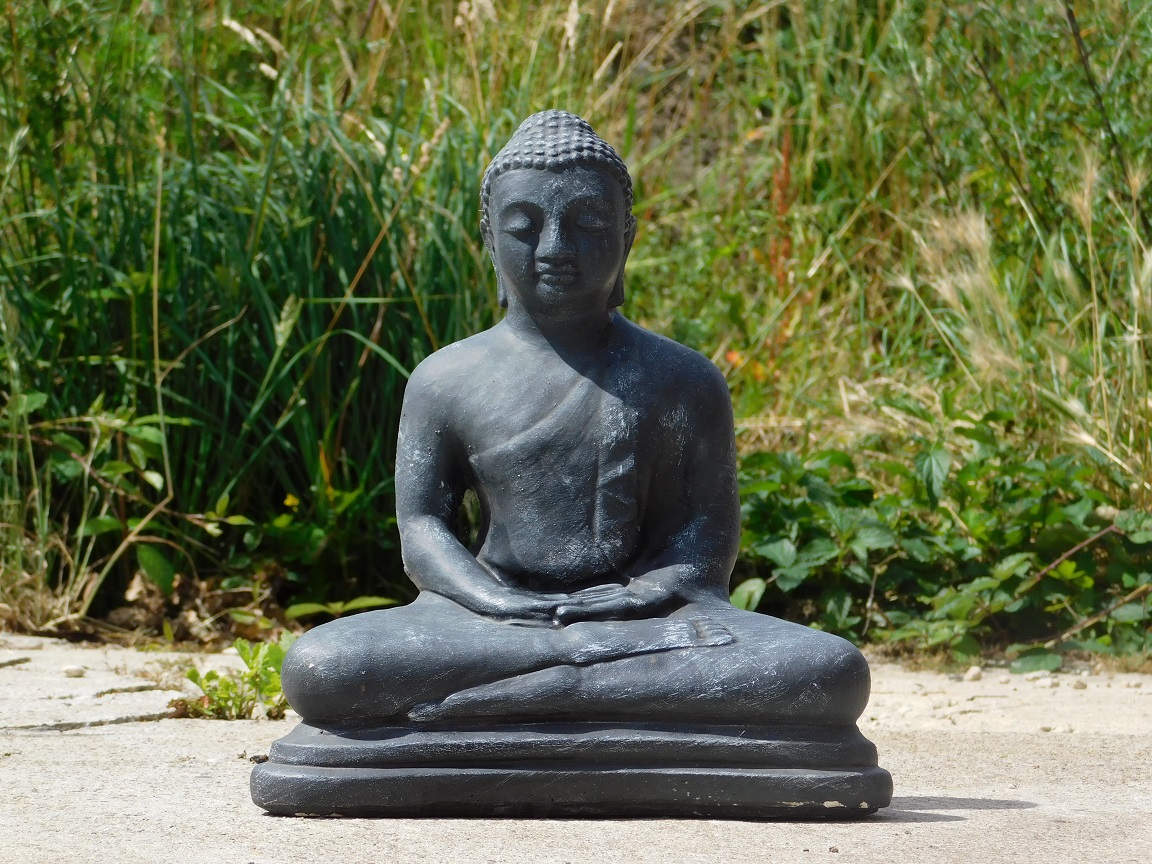 Versterker Leeuw browser Boeddha in meditatie, gemaakt van vol steen grijs. - CountryClassicDesign -  Decoraties en Accessoires voor binnen en buiten