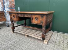 Beautiful used nostalgic antique oak desk, substantial in size.