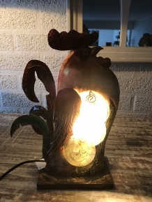 Lamp met haan, decoratief, metaal, mooie lamp, sierlijk.