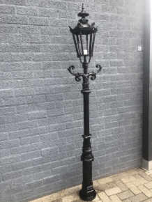 Buitenlamp, lantaarn Amsterdam met keramische fitting en glas, gegoten aluminium, 225 cm.