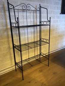 Schöne Metall-Etagere, schönes Schmiedeeisen schwarz, leicht zu verstauen, zusammenklappbar