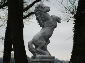 Horse on pedestal - 150 cm - Stone